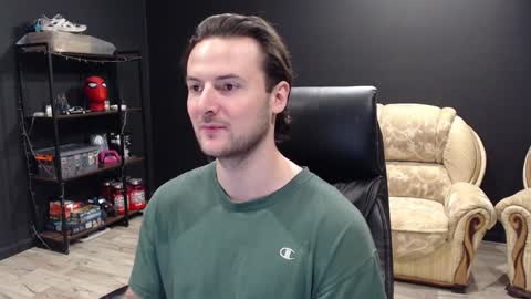 Snapshot of mihasikd chatting on 01/22/25, 06:31 Misha Winchester online show from 01/22/25, 06:31