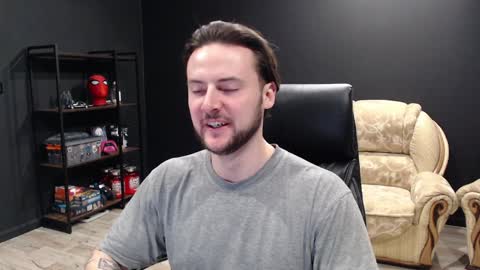 Snapshot of mihasikd chatting on 02/04/25, 05:34 Misha Winchester online show from 02/04/25, 05:34