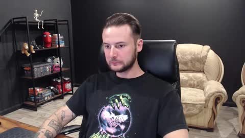 Snapshot of mihasikd chatting on 10/15/25, 05:57 Misha Winchester online show from 10/15/25, 05:57