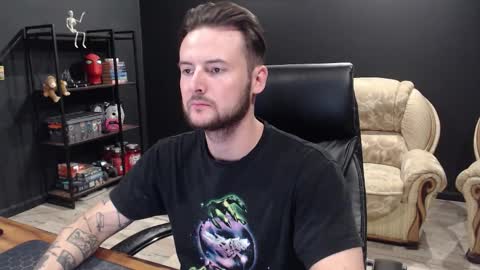 Snapshot of mihasikd chatting on 10/20/25, 04:07 Misha Winchester online show from 10/20/25, 04:07