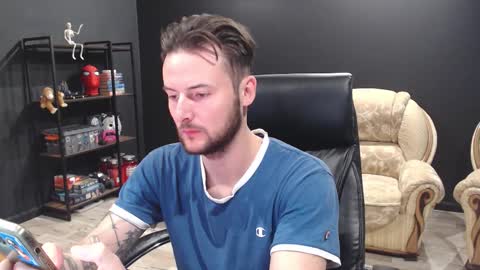 Snapshot of mihasikd chatting on 10/23/25, 06:34 Misha Winchester online show from 10/23/25, 06:34