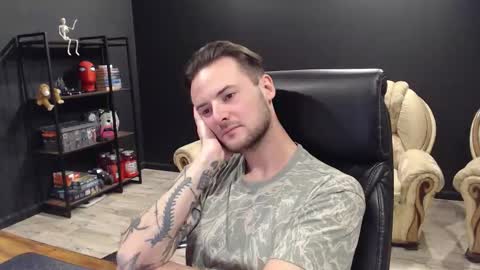 Snapshot of mihasikd chatting on 10/30/25, 06:52 Misha Winchester online show from 10/30/25, 06:52