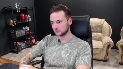 Snapshot of mihasikd chatting on 11/02/25, 12:18 Misha Winchester online show from 11/02/25, 12:18