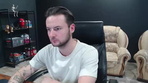 Snapshot of mihasikd chatting on 11/24/25, 10:15 Misha Winchester online show from 11/24/25, 10:15