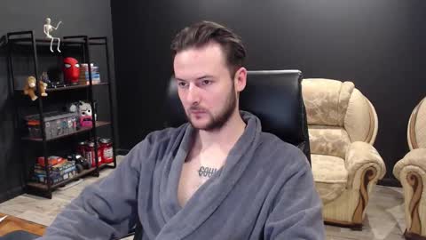 Snapshot of mihasikd chatting on 12/02/25, 07:03 Misha Winchester online show from 12/02/25, 07:03