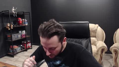 Snapshot of mihasikd chatting on 12/04/25, 10:35 Misha Winchester online show from 12/04/25, 10:35