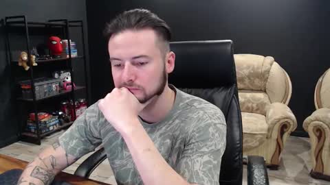 Snapshot of mihasikd chatting on 12/15/25, 08:51 Misha Winchester online show from 12/15/25, 08:51