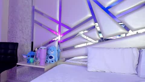 MIA 3 online show from 09/25/25, 03:10