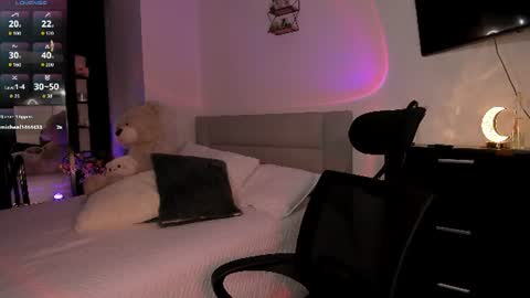 Mia Jhones online show from 06/25/26, 05:12