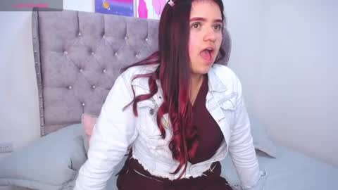 Snapshot of miia_lov_ chatting on 02/24/25, 10:14 Miia online show from 02/24/25, 10:14