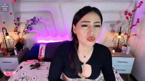 Snapshot of miia_paris chatting on 02/07/26, 05:22 Miia Paris online show from 02/07/26, 05:22