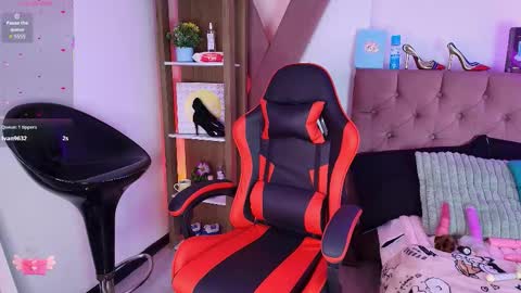 Snapshot of miia_paris chatting on 02/12/26, 05:13 Miia Paris online show from 02/12/26, 05:13