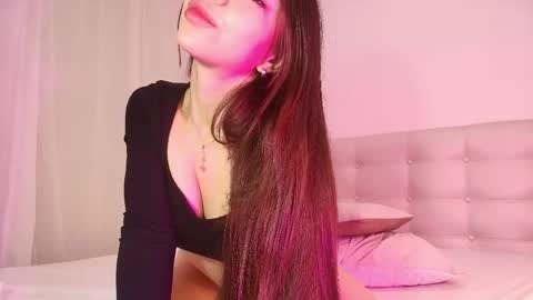 Snapshot of miia_rose12 chatting on 05/30/26, 12:35 miia_rose12 online show from 05/30/26, 12:35