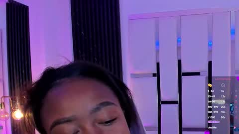 Miia Schwarz  online show from 11/17/25, 07:14