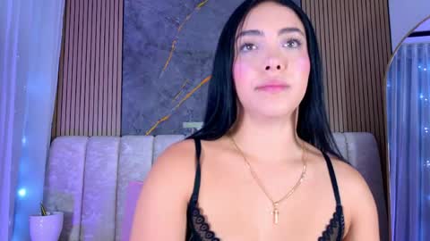 miia scoott  online show from 04/17/26, 11:57