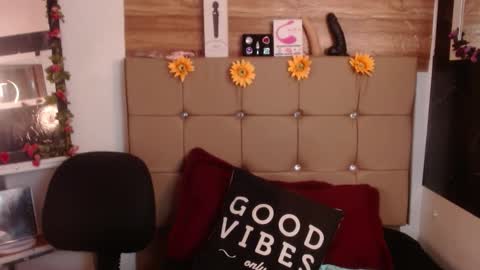 miia online show from 12/03/25, 07:23