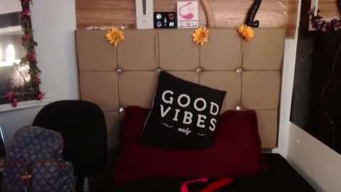 miia online show from 03/05/26, 06:15