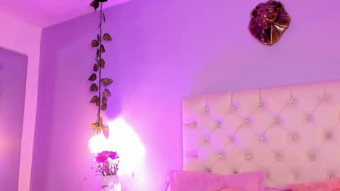 Snapshot of miia_taylor_1_ chatting on 03/02/25, 02:10 Mia online show from 03/02/25, 02:10