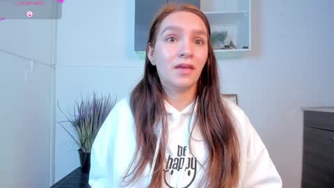 Miia 3 online show from 12/04/24, 11:30