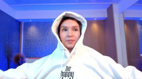 Miia 3 online show from 01/11/25, 02:58