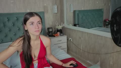 miia_velvett online show from 04/21/26, 03:17