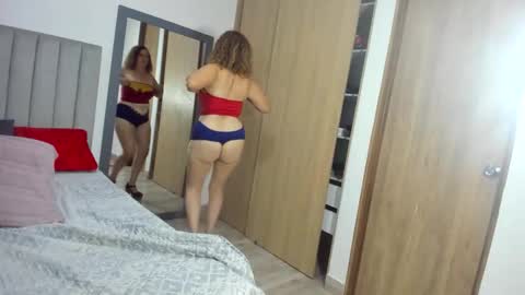 Mia Weed online show from 04/12/26, 03:33