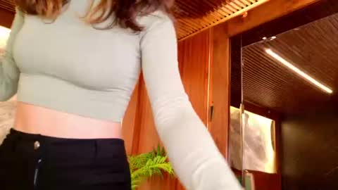 Snapshot of miiaa_cooper chatting on 06/28/26, 10:21 CALL ME MIA online show from 06/28/26, 10:21