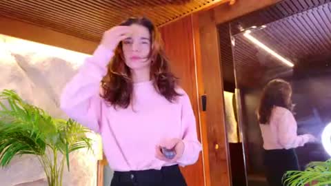 Snapshot of miiaa_cooper chatting on 07/04/26, 10:43 CALL ME MIA online show from 07/04/26, 10:43