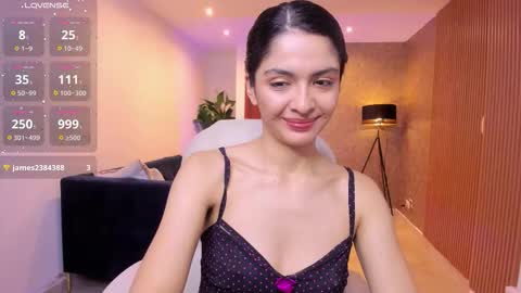 Mia online show from 10/28/25, 11:03