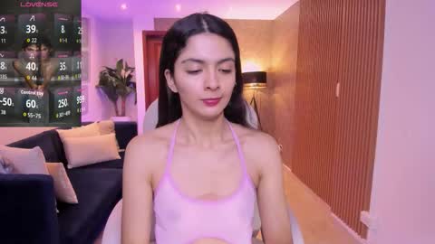 Mia online show from 11/25/25, 11:10