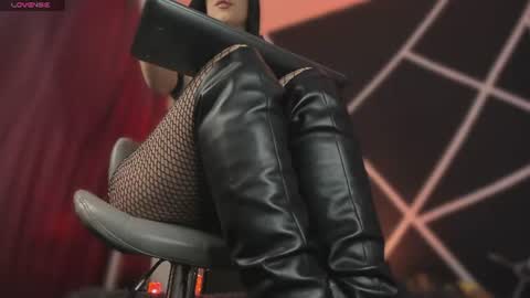 Snapshot of miiaa_stone chatting on 06/14/26, 02:20 miiaa stone online show from 06/14/26, 02:20
