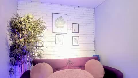 miilu  online show from 02/23/25, 12:37