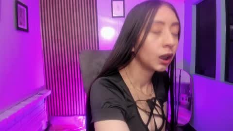 miilu  online show from 04/22/26, 04:04