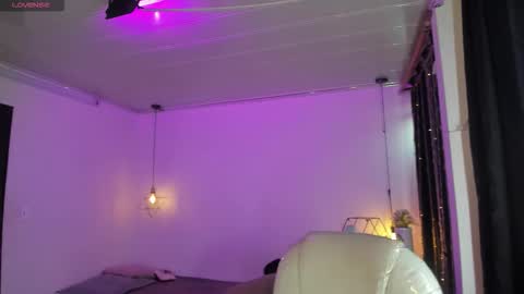 Snapshot of miiss_greyy chatting on 09/12/25, 12:05 miiss_greyy online show from 09/12/25, 12:05