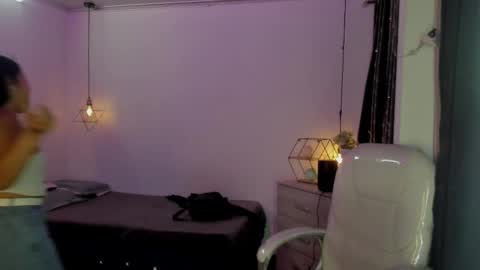 Snapshot of miiss_greyy chatting on 09/27/25, 10:53 miiss_greyy online show from 09/27/25, 10:53