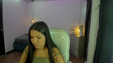 Snapshot of miiss_greyy chatting on 09/28/25, 11:37 miiss_greyy online show from 09/28/25, 11:37