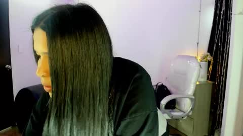 Snapshot of miiss_greyy chatting on 10/05/25, 11:30 miiss_greyy online show from 10/05/25, 11:30