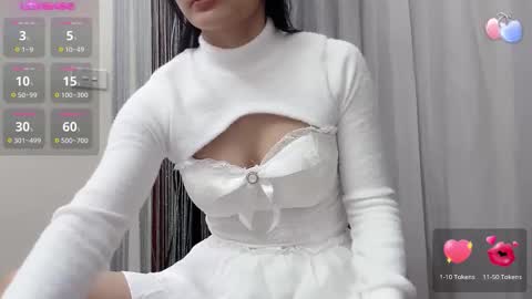 Snapshot of miixuuee chatting on 01/08/26, 01:30 Ema online show from 01/08/26, 01:30