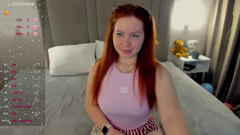 Mika online show from 04/18/26, 02:04