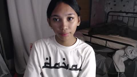 Snapshot of mika_cora chatting on 05/10/26, 03:06 MIKA online show from 05/10/26, 03:06
