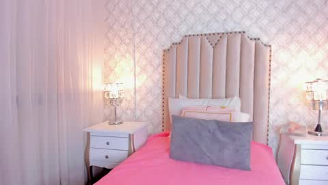 mika doll online show from 04/16/26, 04:02