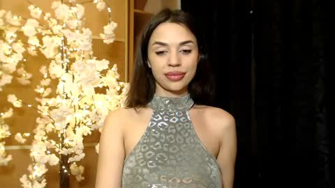 Mika online show from 12/23/24, 04:50