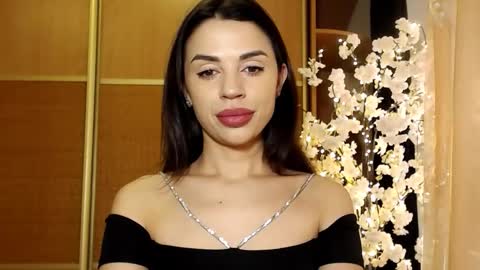 Mika online show from 01/09/25, 09:16