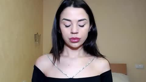 Mika online show from 02/19/25, 11:38