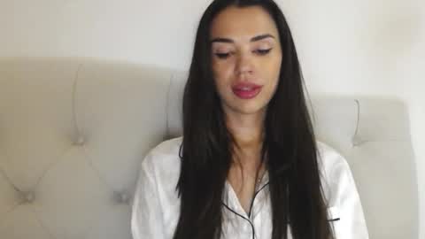 Mika online show from 09/09/25, 07:46