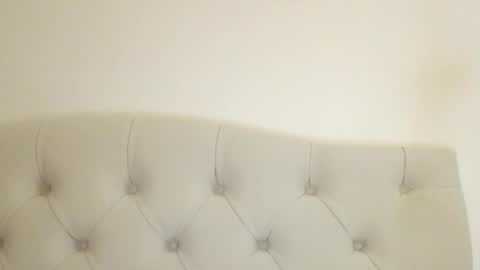 Mika online show from 09/19/25, 08:49