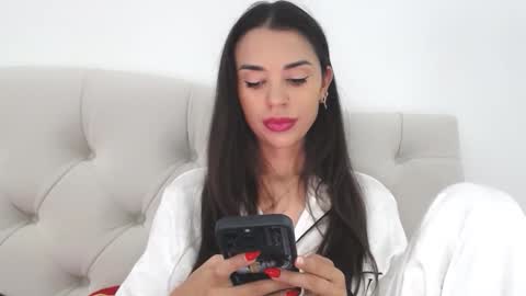 Mika online show from 09/21/25, 11:34