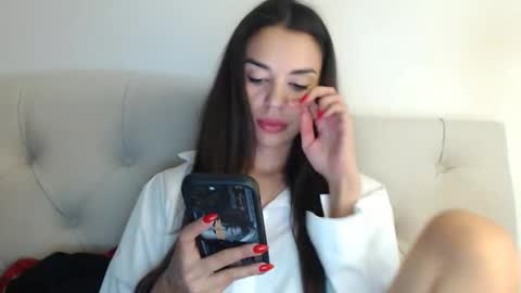 Mika online show from 09/24/25, 07:50