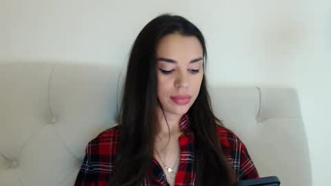 Mika online show from 09/27/25, 06:13