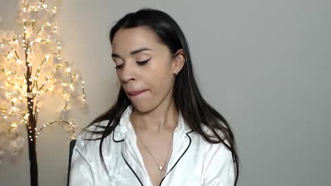 Mika online show from 10/01/25, 09:59